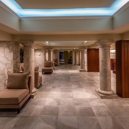 Grand Park Royal Cancun (Adults Only) Exterior foto The lobby of the hotel