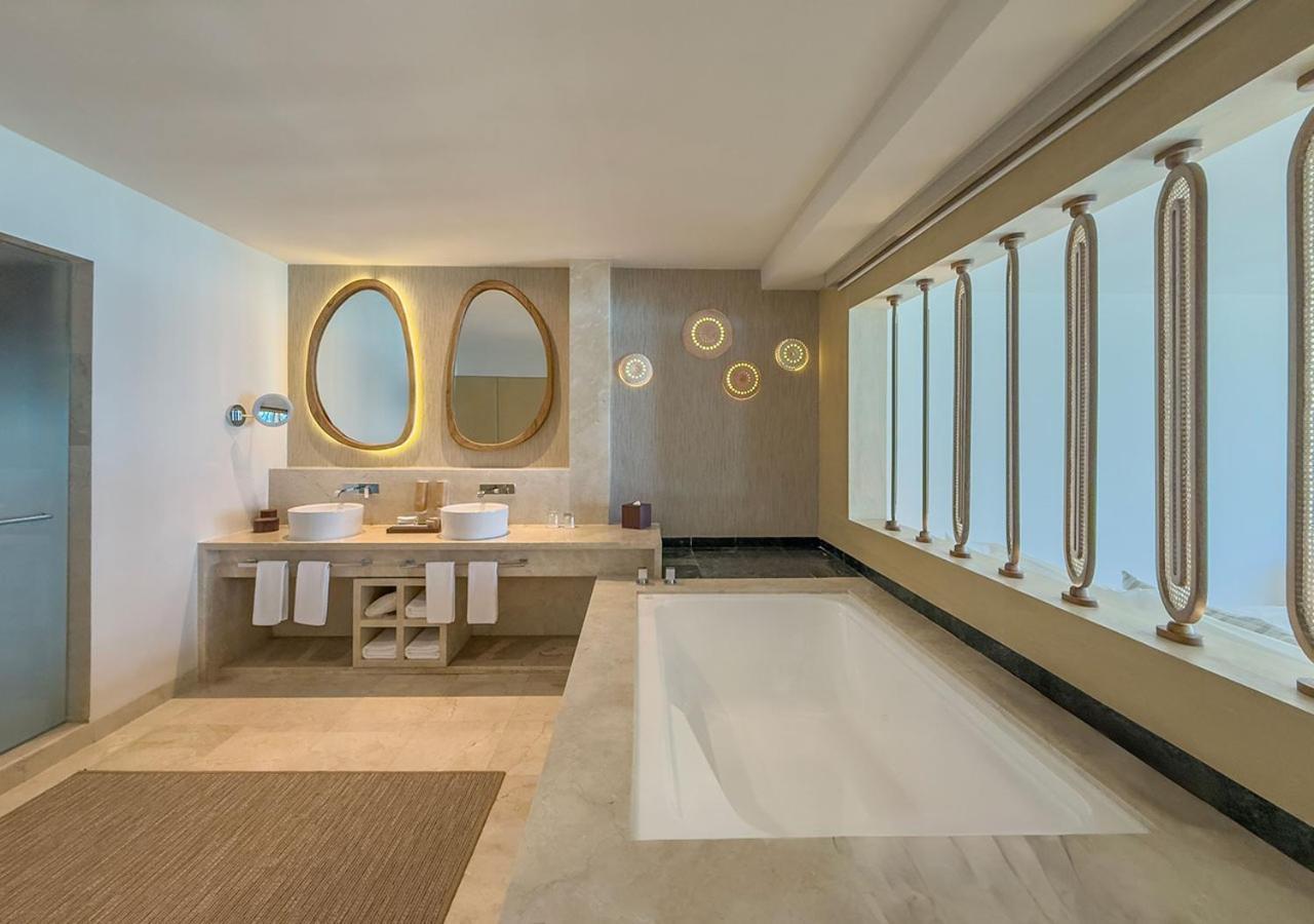 Grand Park Royal Cancun (Adults Only) Exterior foto Bathroom