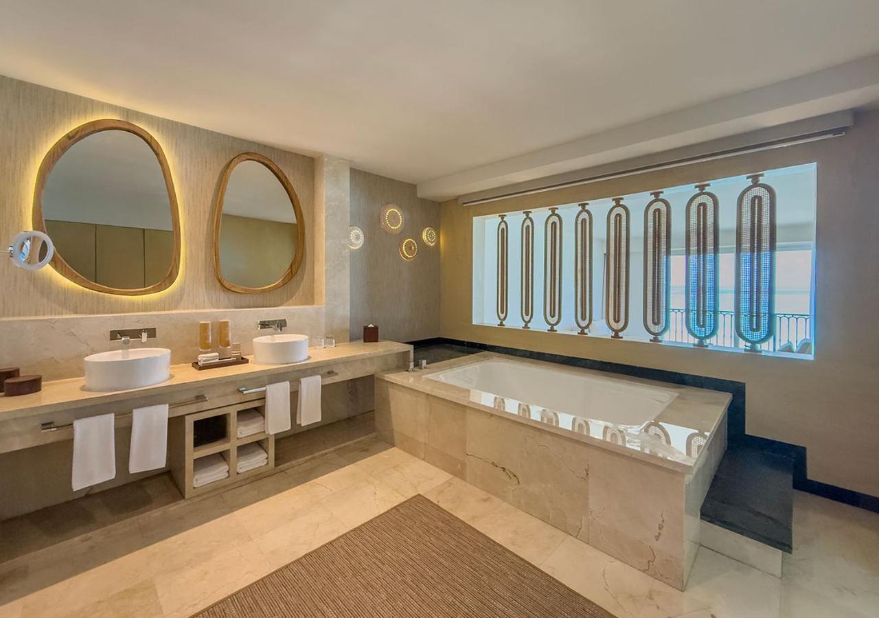 Grand Park Royal Cancun (Adults Only) Exterior foto Bathroom